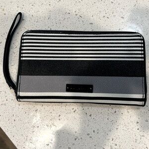 Vera Bradley Black and White Striped Wristlet Fits Large‎ Phones Wallet